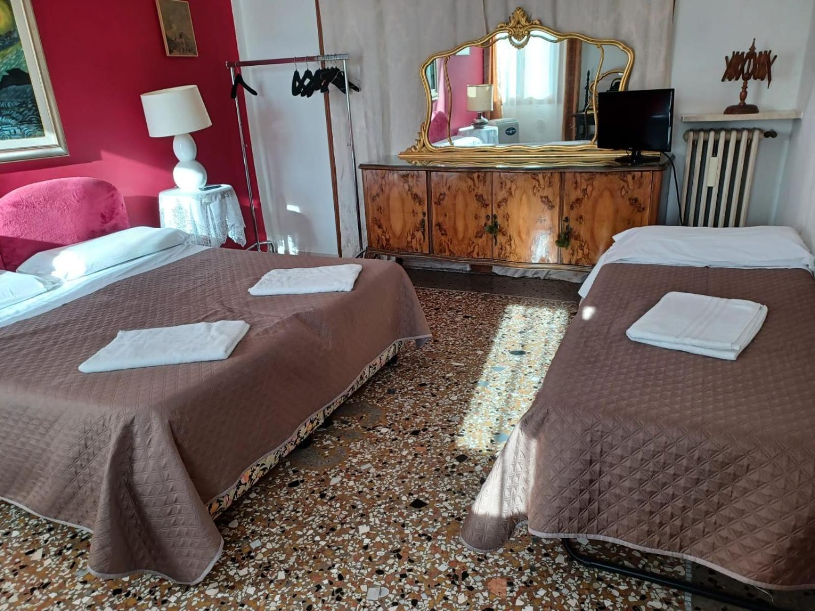 Princess Guest House Canal View Venedig Exterior foto
